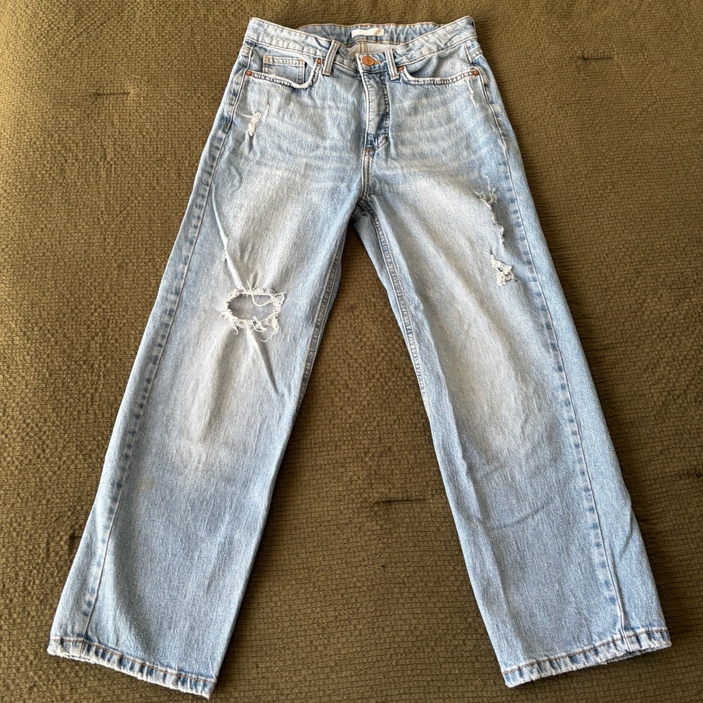 🐟LC Lauren Conrad~Distressed Denim Cropped Ankle Jeans